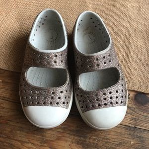 Gold sparkle toddler size 7 Natives